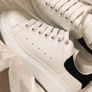 Alexander McQueen Black & White